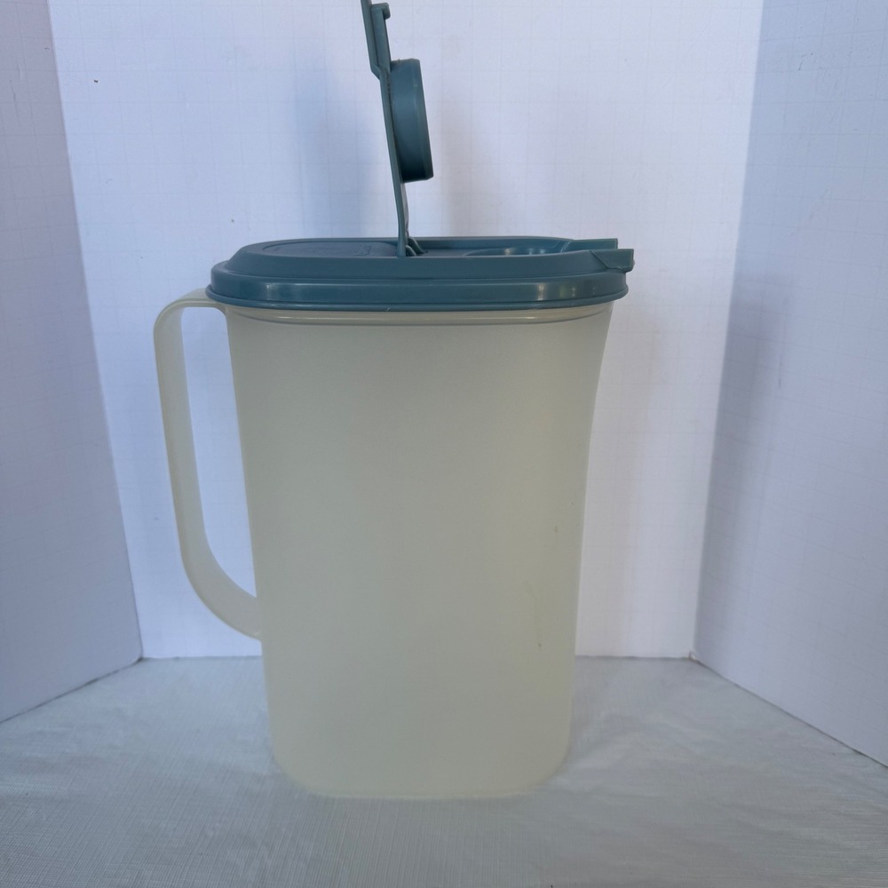 Tupperware Slimline Pitcher 2 Quart Frosted Clear Slate Blue Lid 2009B-2 2011B-1